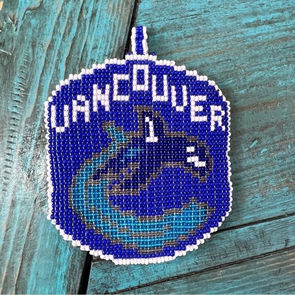 Handcrafted Beaded Vancouver Canuck's Medal - No Chain NHL Hockey - Picture 5 of 6